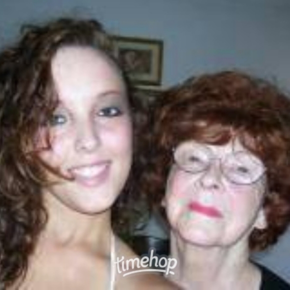 Meet your Posher, Jeri Lynn 🩷 - Picture 13 of 16